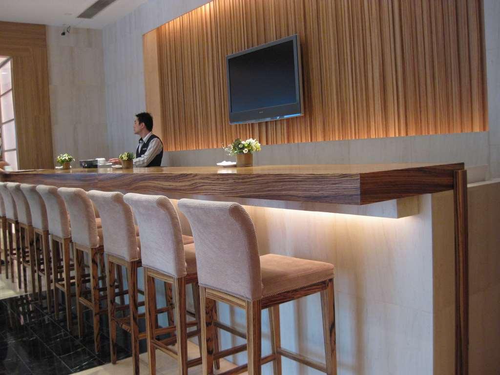 Gloucester Luk Kwok Hongkong Restaurant foto
